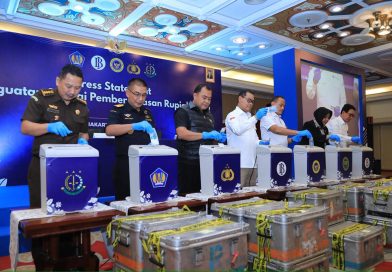 Polri dan Bank Indonesia Musnahkan 466.535 Lembar Uang Rupiah Palsu, Perkuat Sinergi Jaga Kedaulatan Rupiah Polri dan Bank Indonesia Musnahkan 466.535 Lembar Uang Rupiah Palsu, Perkuat Sinergi Jaga Kedaulatan Rupiah