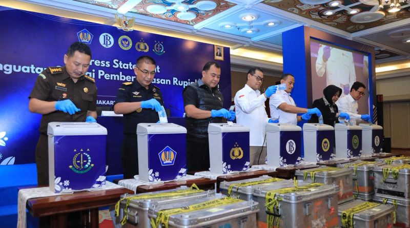Polri dan Bank Indonesia Musnahkan 466.535 Lembar Uang Rupiah Palsu, Perkuat Sinergi Jaga Kedaulatan Rupiah Polri dan Bank Indonesia Musnahkan 466.535 Lembar Uang Rupiah Palsu, Perkuat Sinergi Jaga Kedaulatan Rupiah
