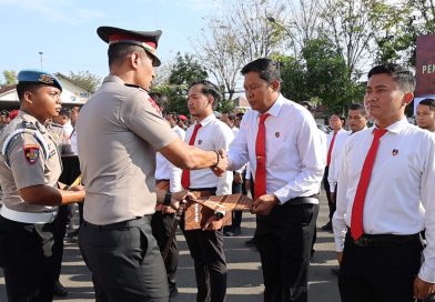 Wujud Apresiasi Kinerja Personel, Kapolres Pasuruan Kota Berikan Reward Kepada Kasat Resnarkoba dan 18 Anggota Berprestasi