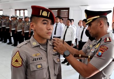 Kapolres Pasuruan Kota Sematkan Pita Tanda Peserta Latja Akpol TK III Batalyon Ksatriya Hawin Sarwahita Di Polres Pasuruan Kota Kapolres Pasuruan Kota Sematkan Pita Tanda Peserta Latja Akpol TK III Batalyon Ksatriya Hawin Sarwahita Di Polres Pasuruan Kota