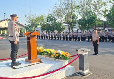 Kapolres Pasuruan Kota Pimpin Upacara Kenaikan Pangkat Pengabdian, Ipda Hari Kurniawan Terima Penghargaan Jelang Purna Tugas