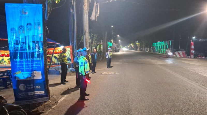 Patroli Malam Minggu Pleton Siaga Polres Pasuruan Kota Antisipasi Balap Liar dan Gangguan Kamtibmas Patroli Malam Minggu Pleton Siaga Polres Pasuruan Kota Antisipasi Balap Liar dan Gangguan Kamtibmas