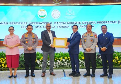 Terima Sertifikat IBDP SMA KTB, Kapolri: Cetak Generasi Muda untuk Wujudkan Indonesia Emas 2045