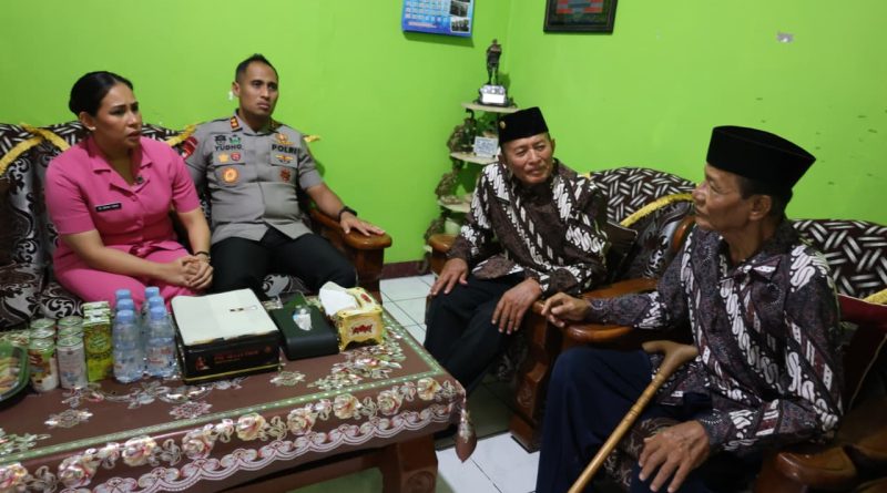 Wujud Kepedulian Polri di Hari Bhayangkara ke-80, Polres Pasuruan Kota Gelar Anjangsana kepada Anggota Polri, Bhayangkari dan Purnawirawan Polri yang Sedang Sakit