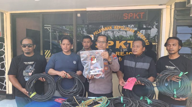 Respon Cepat Call Center 110, Polsek Rejoso Gagalkan Pencurian Kabel Tower dan Amankan Tiga Pelaku Respon Cepat Call Center 110, Polsek Rejoso Gagalkan Pencurian Kabel Tower dan Amankan Tiga Pelaku