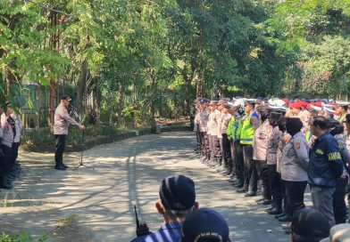 Polres Pelabuhan Tanjungperak Libatkan 696 Personel Kawal Pengesahan Warga Baru PSHT di Surabaya