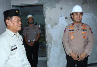 Polres Gresik Bedah Rumah Purnawirawan Polri di Driyorejo, Kado Hari Bhayangkara ke – 80