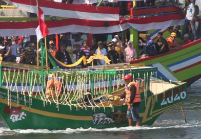 Ratusan Personel Polres Pasuruan Kota Diterjunkan Amankan Jalannya Tradisi Petik Laut Larung Saji