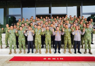 Kapolri Perkuat Soliditas TNI-Polri Lewat Silaturahmi dengan Panglima TNI di Mabes TNI