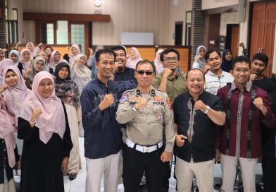 Polantas Menyapa : Polres Gresik Gandeng Guru Tanamkan Budaya Tertib Lalu Lintas Sejak Dini