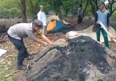 Bhabinkamtibmas Polsek Kraton Dampingi Petani, Dukung Ketahanan Pangan Nasional