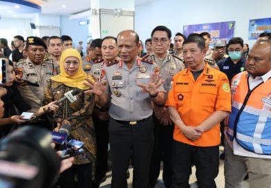 Kapolda Jatim Sampaikan Duka atas Kecelakaan Kapal Laut di Perairan Sumenep, Pencarian Korban Hilang Terus Dilakukan