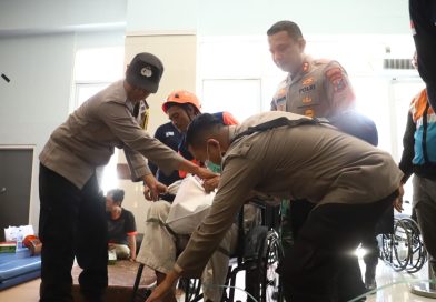 Polres Pelabuhan Tanjungperak Dampingi Korban Peristiwa KM Mutiara Sentosa II, Pastikan Penanganan Maksimal