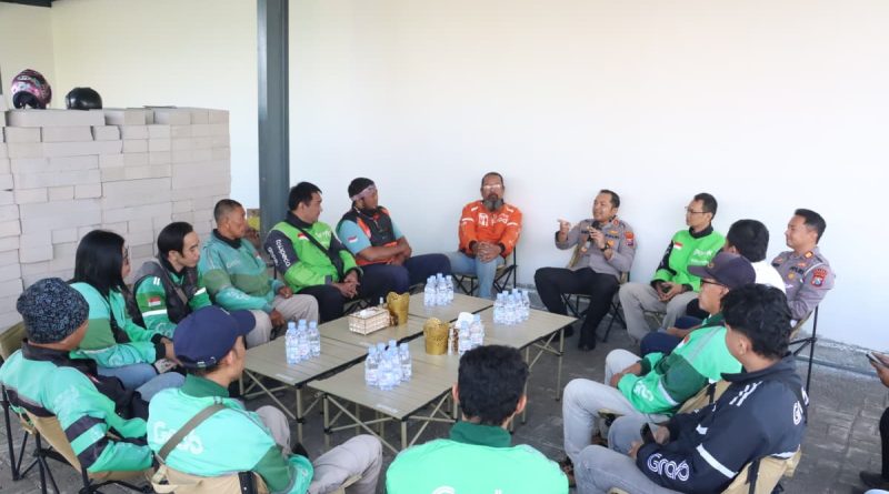 Polres Mojokerto Sulap Pos Kenanten Jadi Stasiun Terpadu Ramah Ojol, Dilengkapi IGD dan Peralatan Medis Polres Mojokerto Sulap Pos Kenanten Jadi Stasiun Terpadu Ramah Ojol, Dilengkapi IGD dan Peralatan Medis