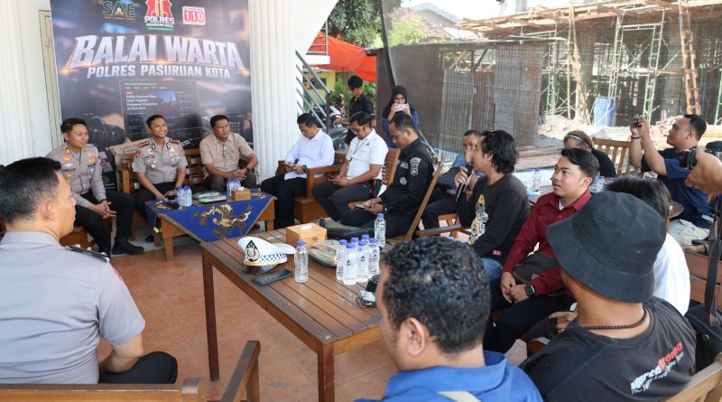 Influencer Dan Awak Media Siap Bersinergi Dengan Polres Pasuruan Kota Untuk Jaga Kamtibmas Dunia Digital Influencer Dan Awak Media Siap Bersinergi Dengan Polres Pasuruan Kota Untuk Jaga Kamtibmas Dunia Digital