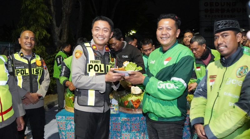 Polres Bojonegoro Perkuat Sinergi Harkamtibmas, Gelar Doa Bersama Komunitas Ojol